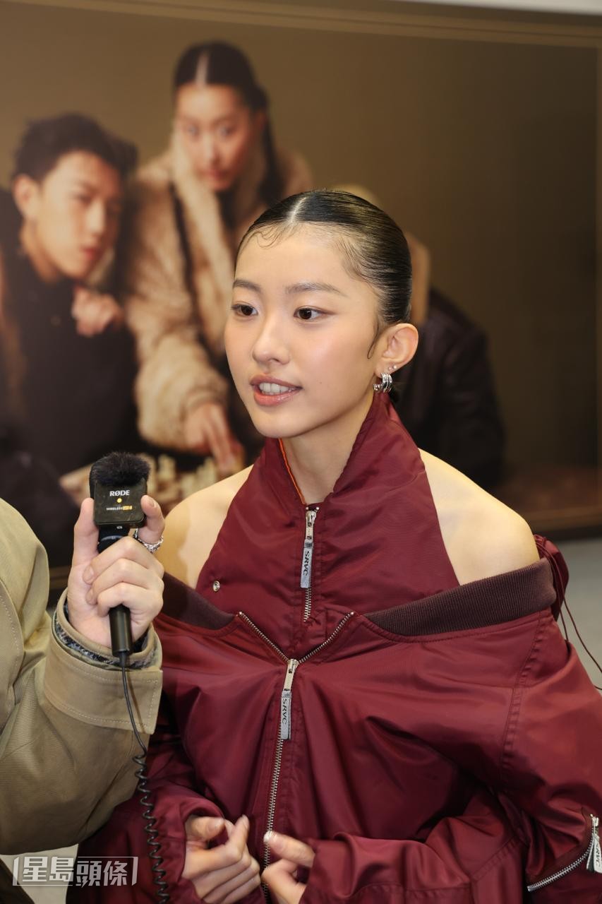 康堤說有時睇到負評都會唔開心，但都會令自己更加做好表現，其實係一個幾好嘅鼓勵。