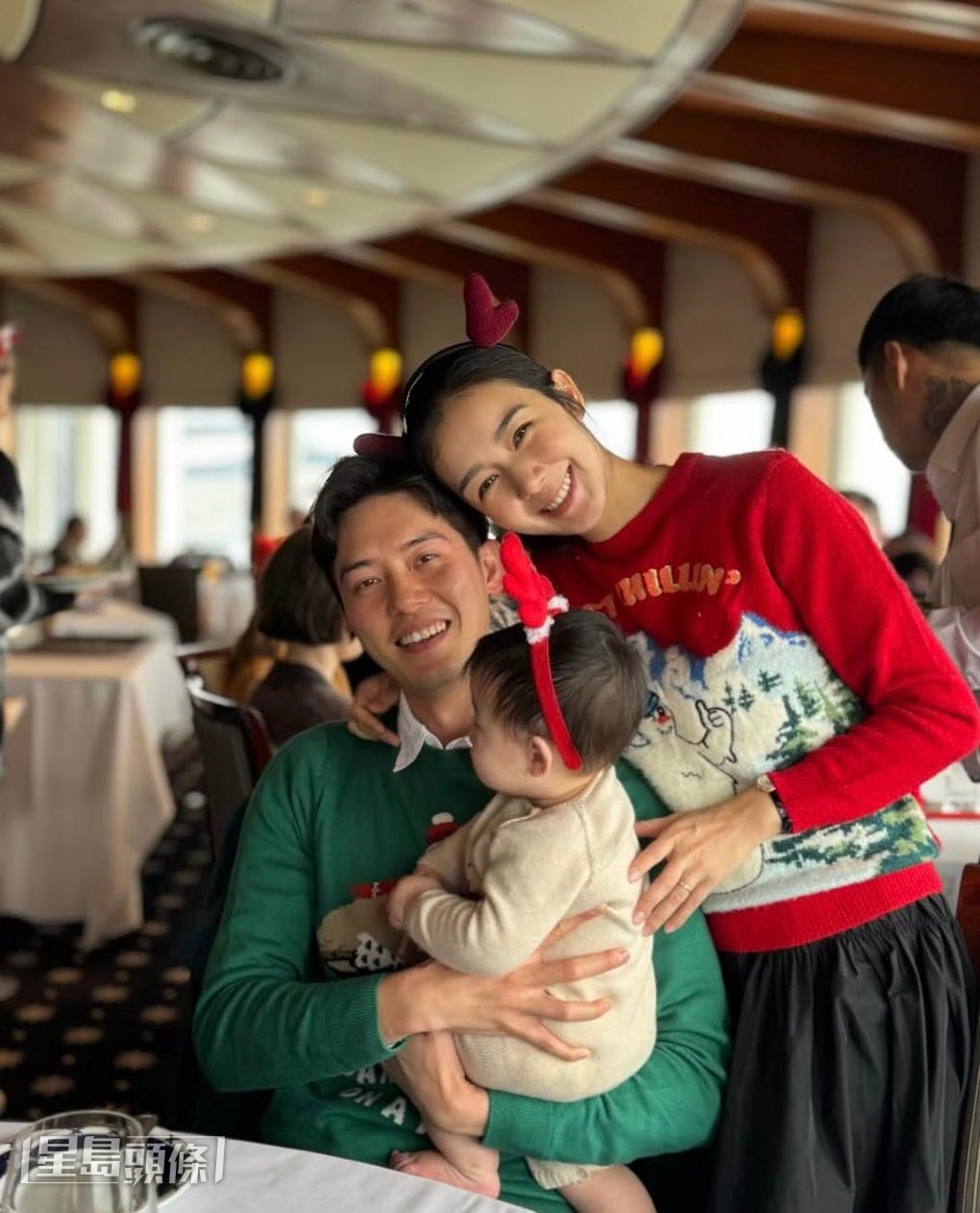 一家三口相當幸福。