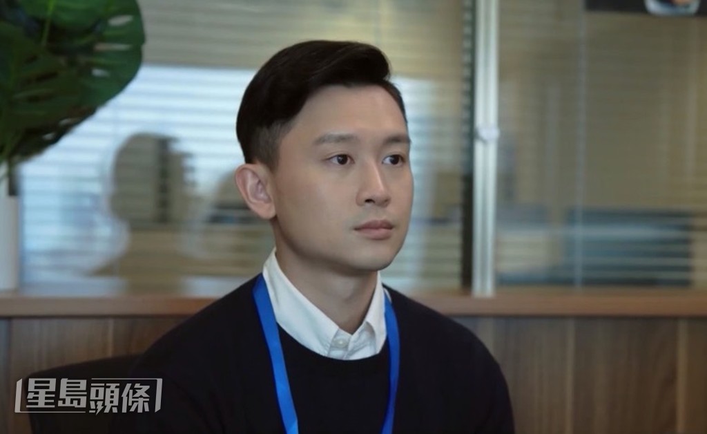 電影市道低迷,凌文龍還是接拍了不少電視劇,更曾憑《IT狗》獲封亞洲內容大獎最佳新星。 電影市道低迷,凌文龍還是接拍了不少電視劇,更曾憑《IT狗》獲封亞洲內容大獎最佳新星。