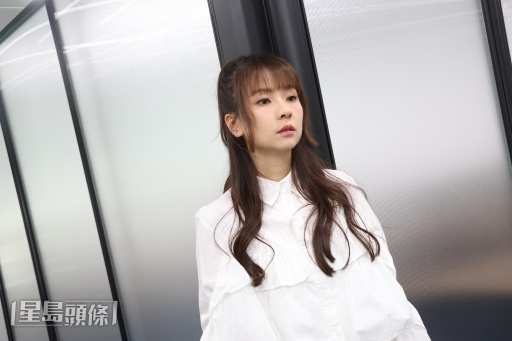 對音樂的要求，谷婭溦希望歌曲在街上人人都認識，開演唱會門票秒殺。