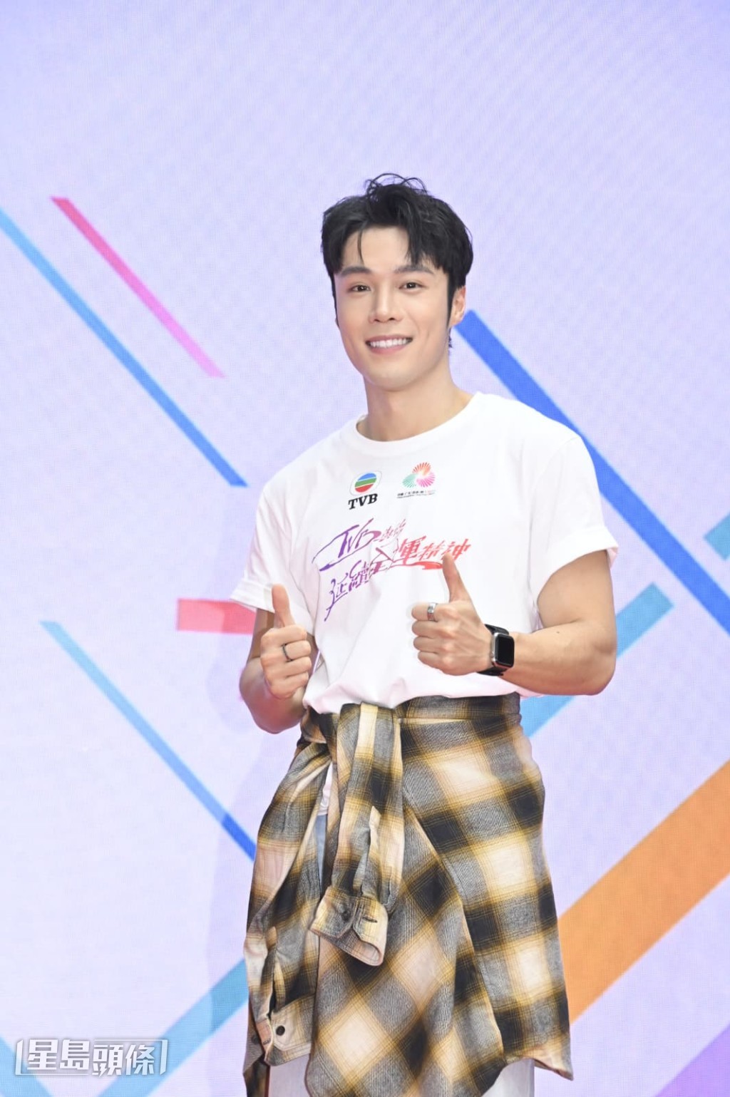 又透露最近見了一個劇組,對方告訴他可演王爺或其他角色,但主角一定無份。 又透露最近見了一個劇組,對方告訴他可演王爺或其他角色,但主角一定無份。