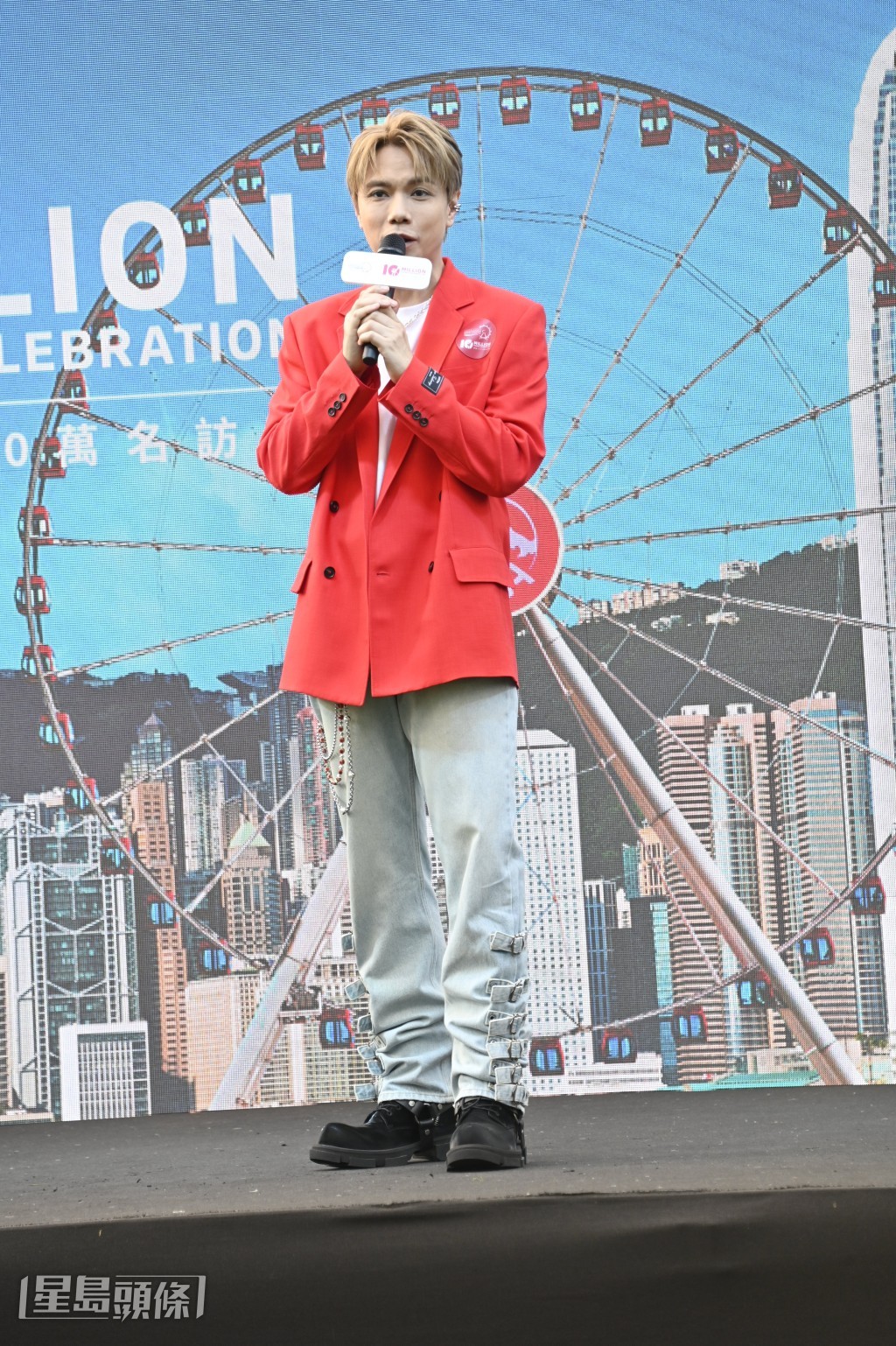 張敬軒今日到中環出席活動。 張敬軒今日到中環出席活動。