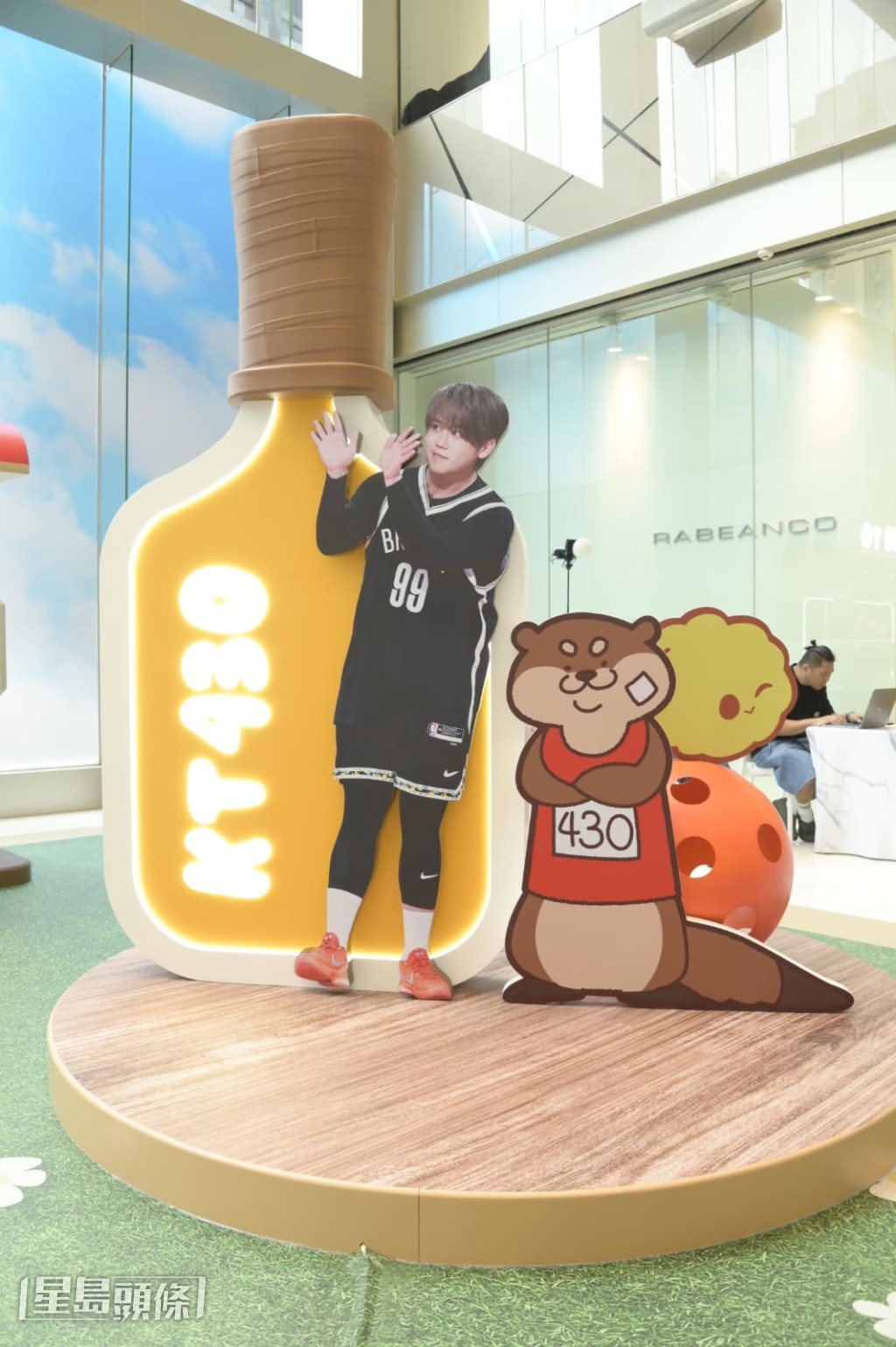 與偶像一同解鎖新技能。 與偶像一同解鎖新技能。