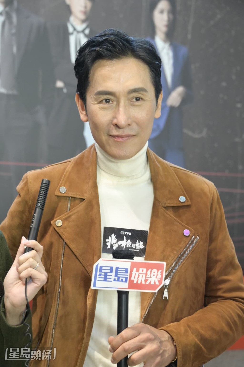 馬德鐘對於被網民指他的造型似足日本演員松重豐在節目《孤獨的美食家》的造型,他笑言有睇過留言,打扮及神情也覺得有點似。 馬德鐘對於被網民指他的造型似足日本演員松重豐在節目《孤獨的美食家》的造型,他笑言有睇過留言,打扮及神情也覺得有點似。