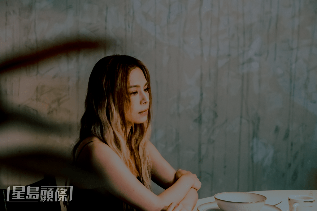 問到錄音難忘事，Gin謂最特別的事就係「特別難」。
