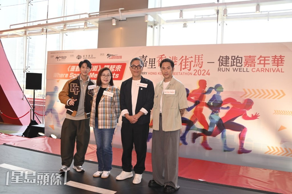 馮允謙和麥秋成昨日一起到MegaBox出席宣傳活動。 馮允謙和麥秋成昨日一起到MegaBox出席宣傳活動。