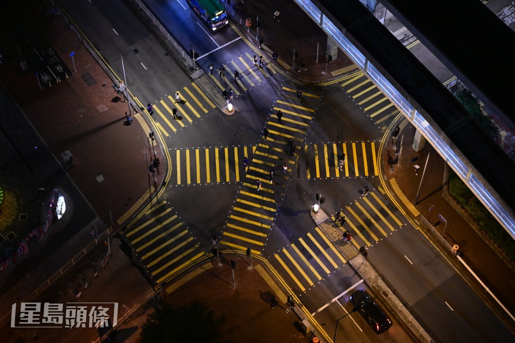 運輸署又指，沙田試點較原行分2段過馬路大約節省14秒。