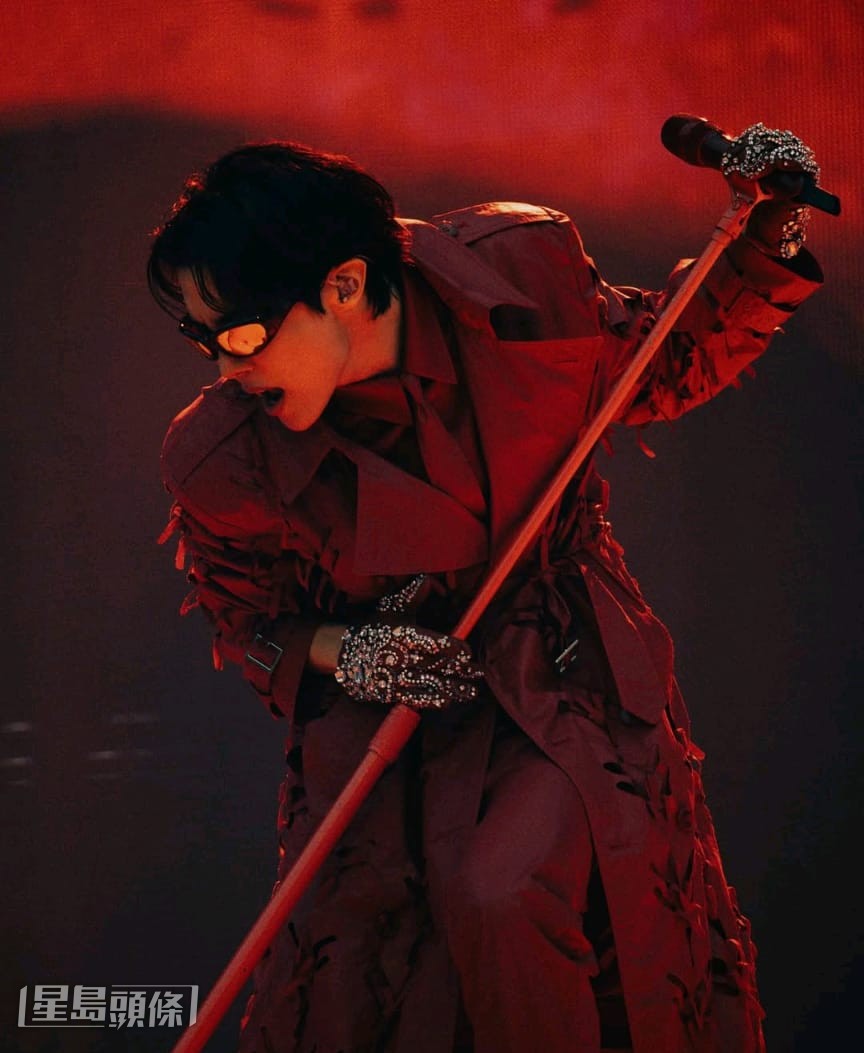J-Hope昨晚在高陽綜合運動場開騷,BTS全員現身引起轟動。 J-Hope昨晚在高陽綜合運動場開騷,BTS全員現身引起轟動。