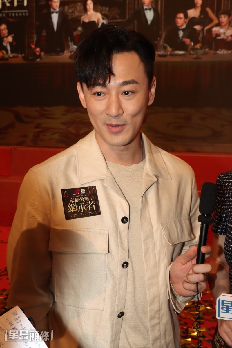 林峯好開心再與阿佘合作。