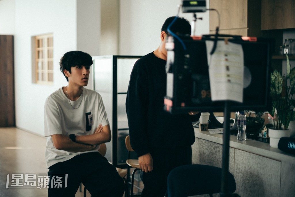 今次焦點除了是克勤的靚聲外，更有他身後的新晉導演，原來是克勤的大仔Ryan。