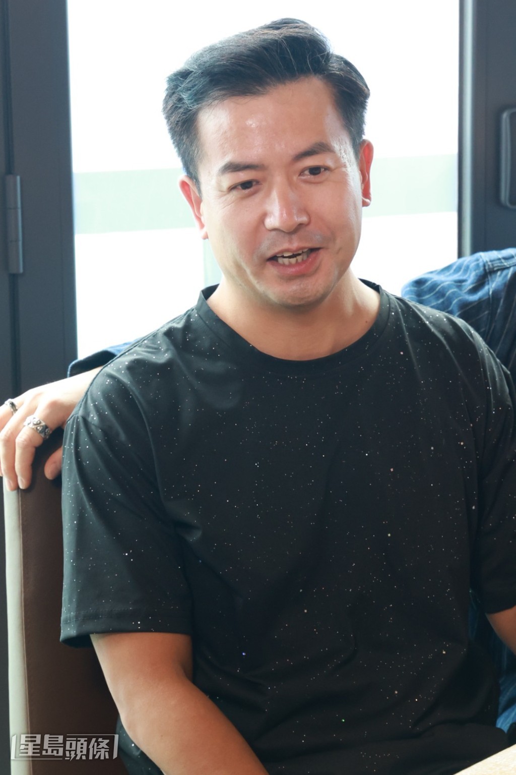 姚兵更是完全估不到自己會被公司記起。 姚兵更是完全估不到自己會被公司記起。