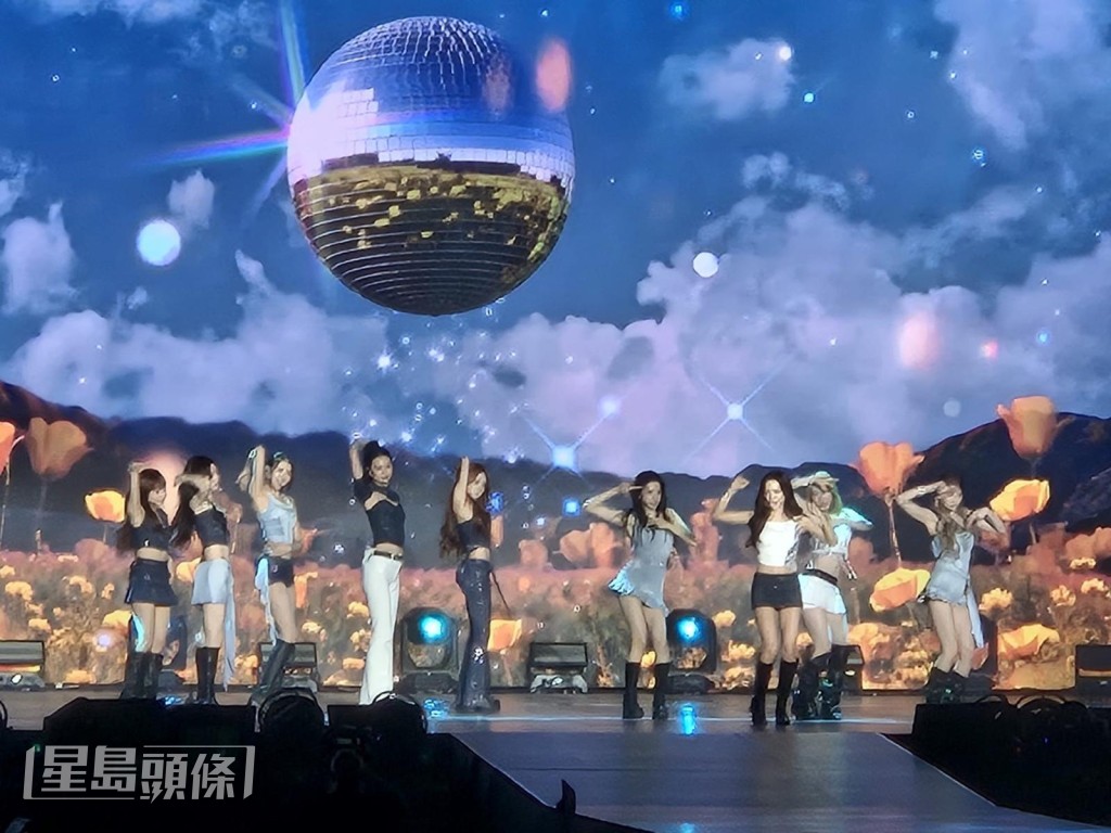 韓團I.O.I十周年回歸巡演《2026 I.O.I Concert Tour: LOOP》，一連兩晚於亞博舉行。