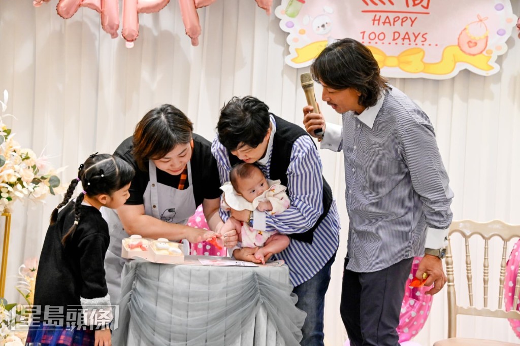 打姊妹手足情深印。