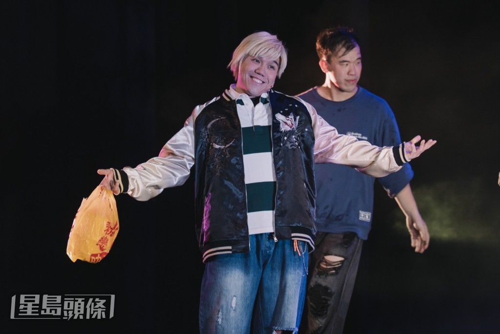 《Y2K前的綁架》日前於西九文化區戲曲中心大劇院隆重首演。