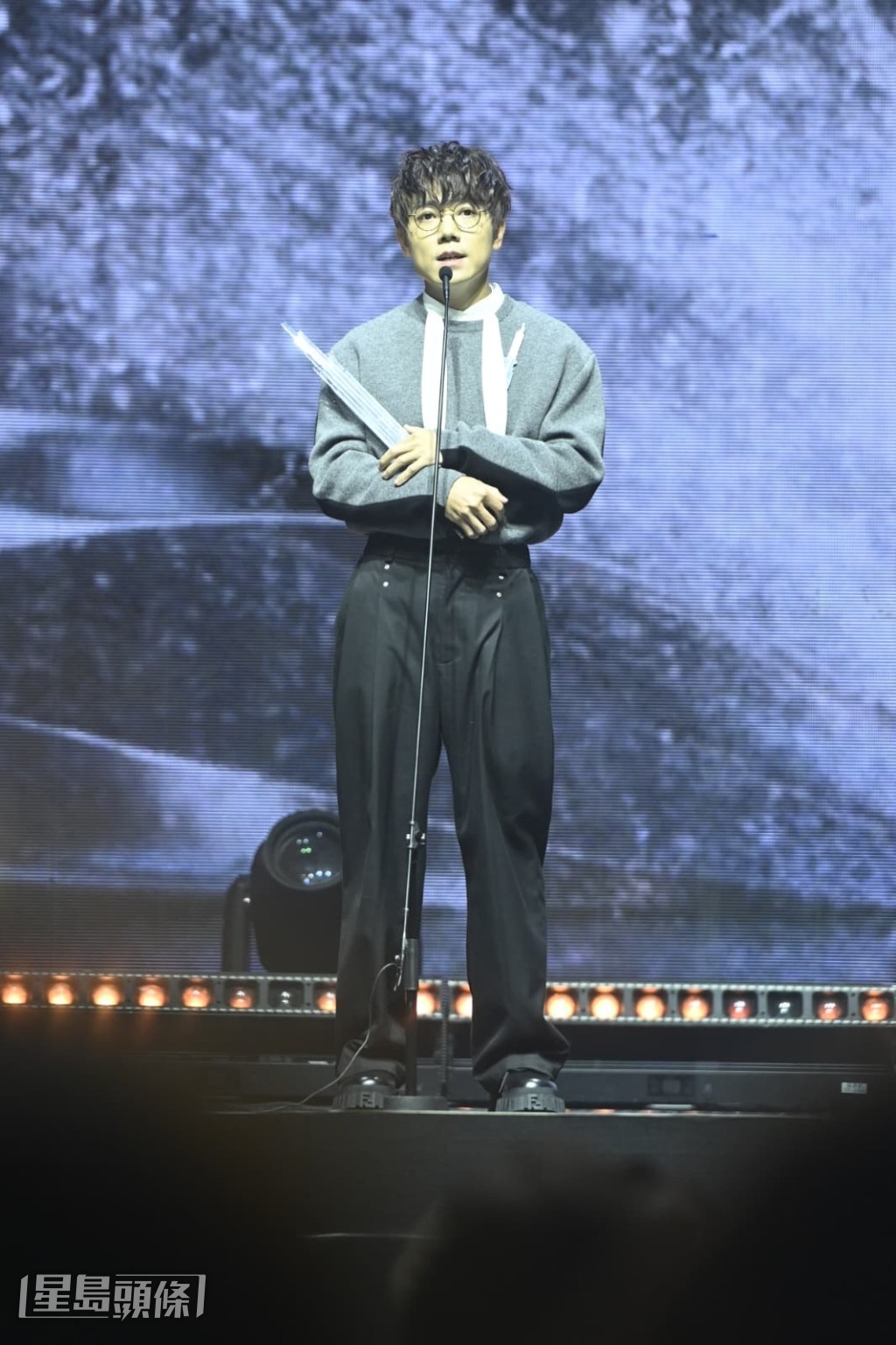 家謙被問到是否預料之內時笑指人人都是大羸家，承認今年好圓滿。