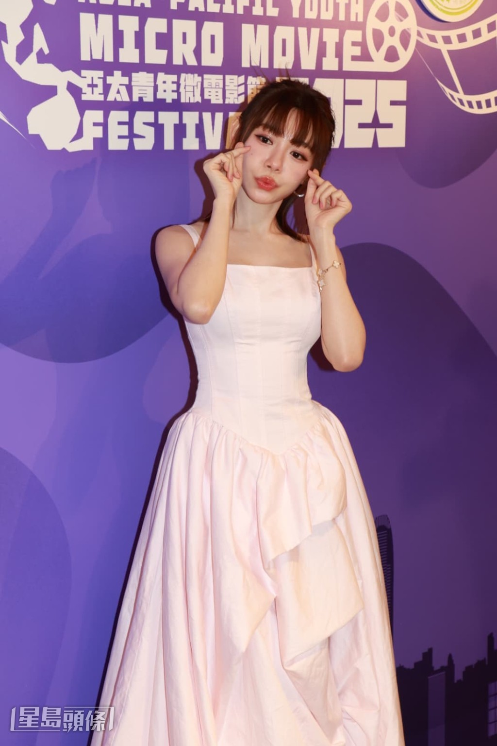 明禎早前見證胞弟結婚,好感動。 明禎早前見證胞弟結婚,好感動。