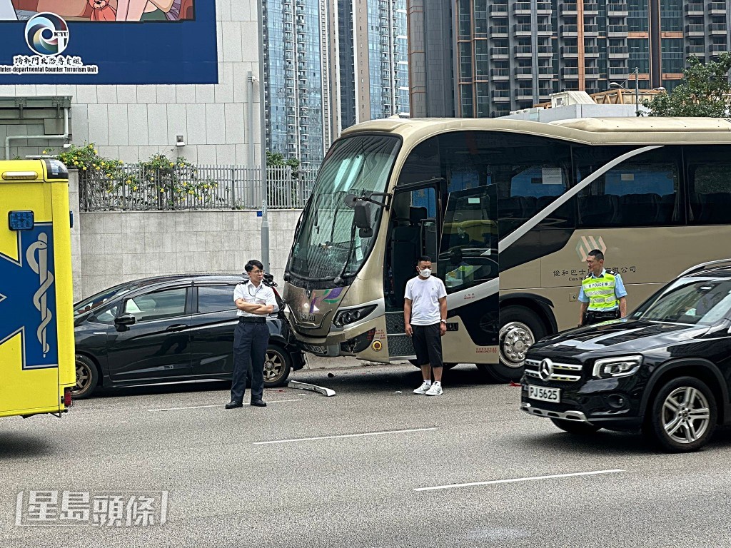 太子道東發生六車串燒車禍。譚智成攝 太子道東發生六車串燒車禍。譚智成攝
