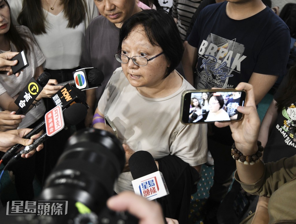 海皇粥店葵芳分店經理韋女士表示,被公司拖久逾36萬元長期服務金。何君偉攝 海皇粥店葵芳分店經理韋女士表示,被公司拖久逾36萬元長期服務金。何君偉攝