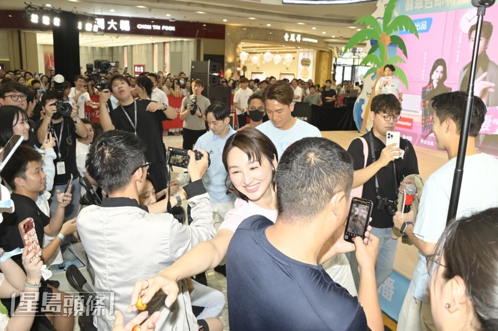 高Ling非常受觀眾歡迎。 高Ling非常受觀眾歡迎。