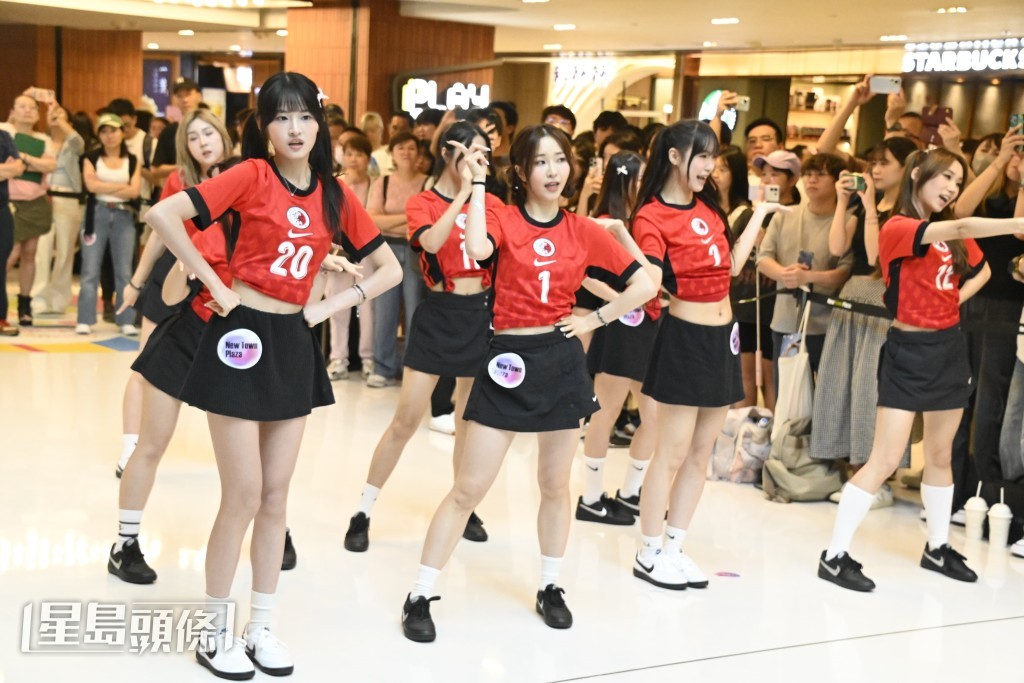 Idol Girls今日只有18人出席。 Idol Girls今日只有18人出席。