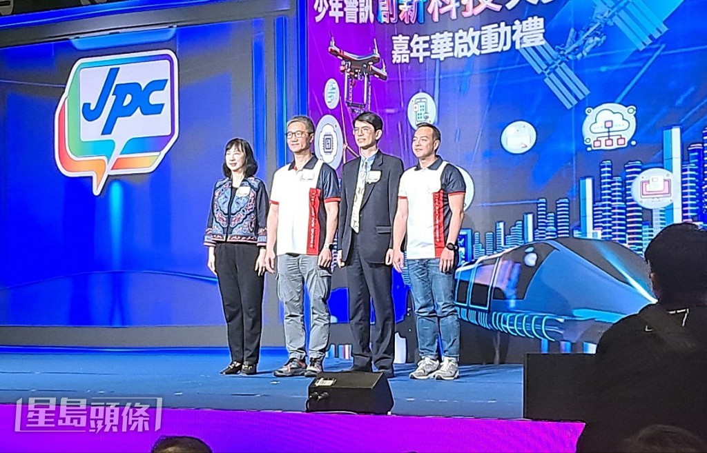 負責頒獎的嘉賓合照。林思明攝 負責頒獎的嘉賓合照。林思明攝