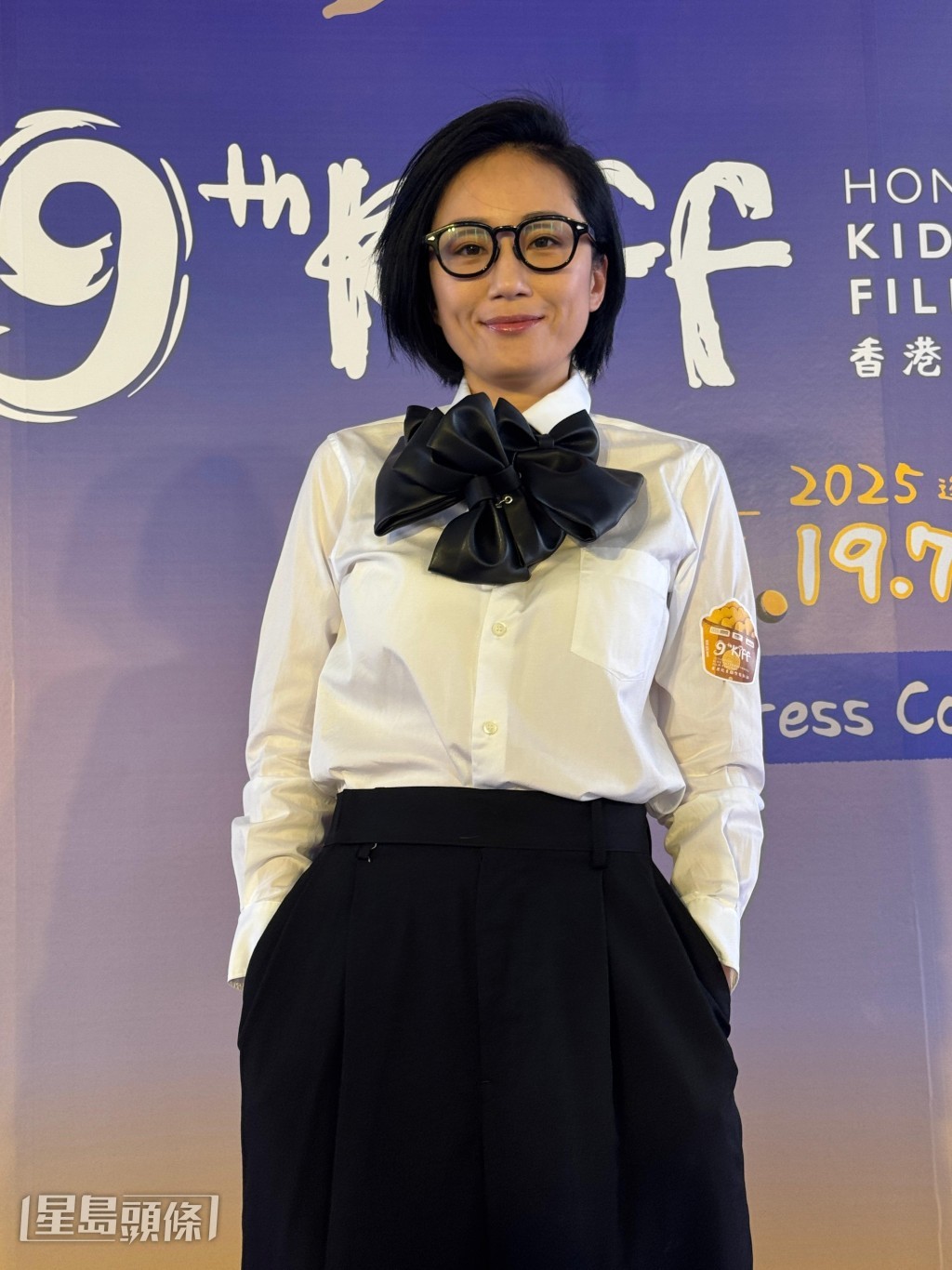 谷祖琳坦是電子白痴,經常向13歲的大女請教網絡上的事情。 谷祖琳坦是電子白痴,經常向13歲的大女請教網絡上的事情。