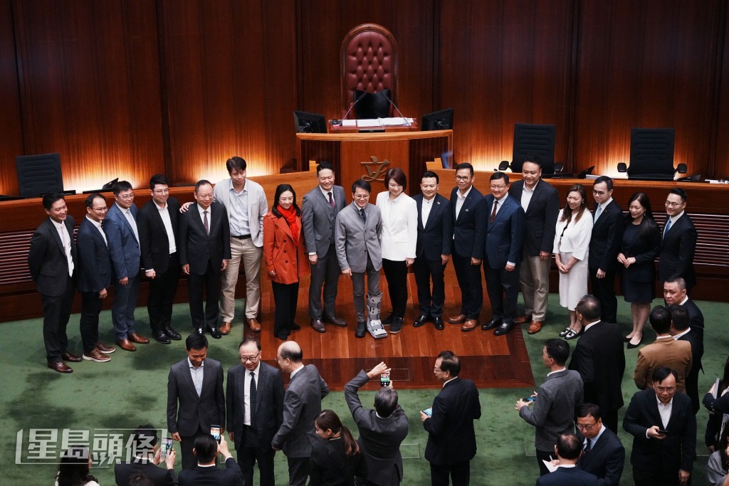 民建聯議員合照。汪旭峰攝 民建聯議員合照。汪旭峰攝