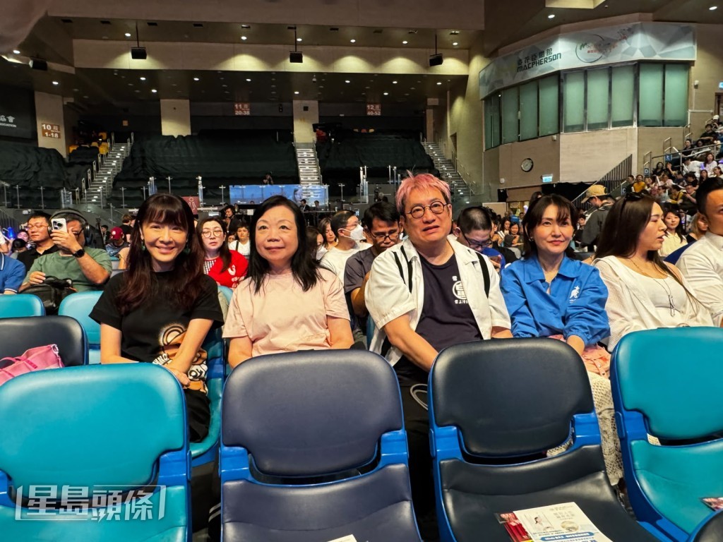向海嵐、舒文與太太。
