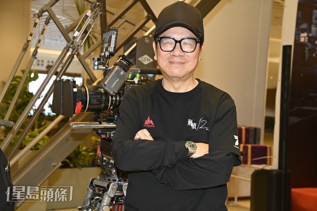 提到《巨塔之后》換角，女主角由張可頤變成宣萱，他解釋因為當初劇本延期，所以導致張可頤不能參演。