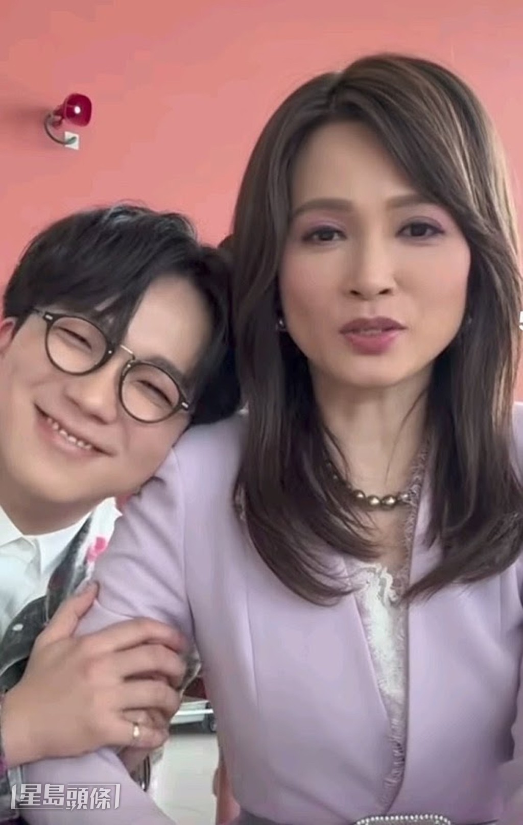 二人不時一起拍短片掟上IG分享,如今《開心速遞》完結,二人計劃共同開設全新頻道,繼續合作。 二人不時一起拍短片掟上IG分享,如今《開心速遞》完結,二人計劃共同開設全新頻道,繼續合作。