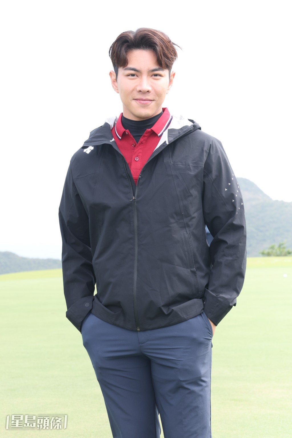 羅天宇笑言兒時學過打高爾夫球有一定的底子。 羅天宇笑言兒時學過打高爾夫球有一定的底子。