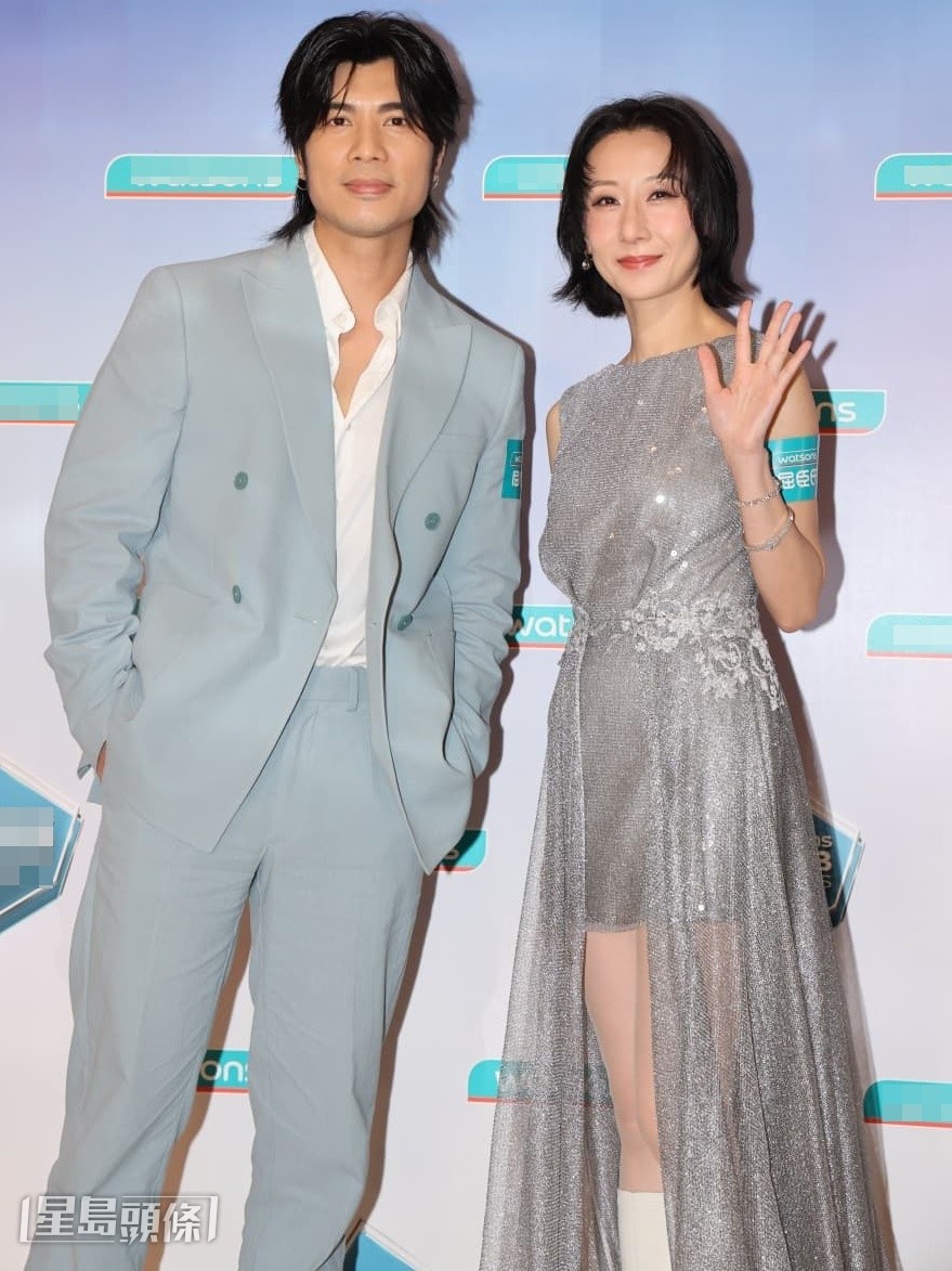 2人為美容活動擔任表演嘉賓。 2人為美容活動擔任表演嘉賓。