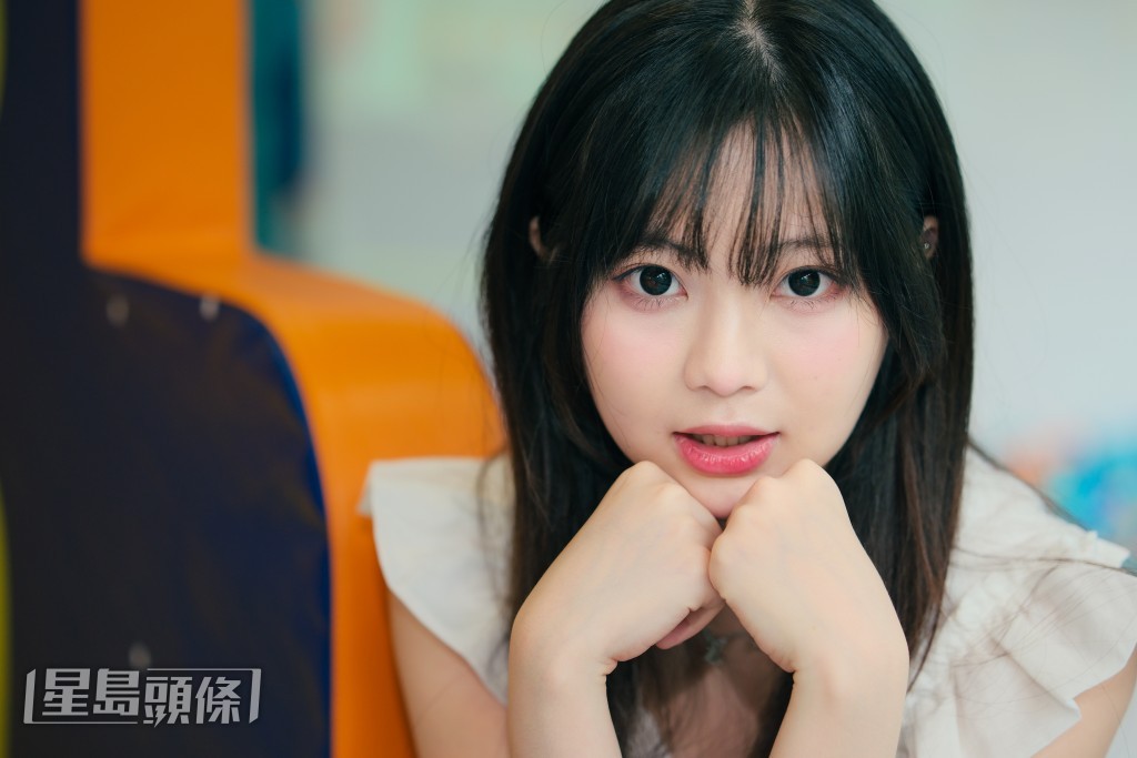 Miu曾在《黑色月光》扮演「少年黄翠如」,及在《正义女神》中饰演少年犯。 Miu曾在《黑色月光》扮演「少年黄翠如」,及在《正义女神》中饰演少年犯。