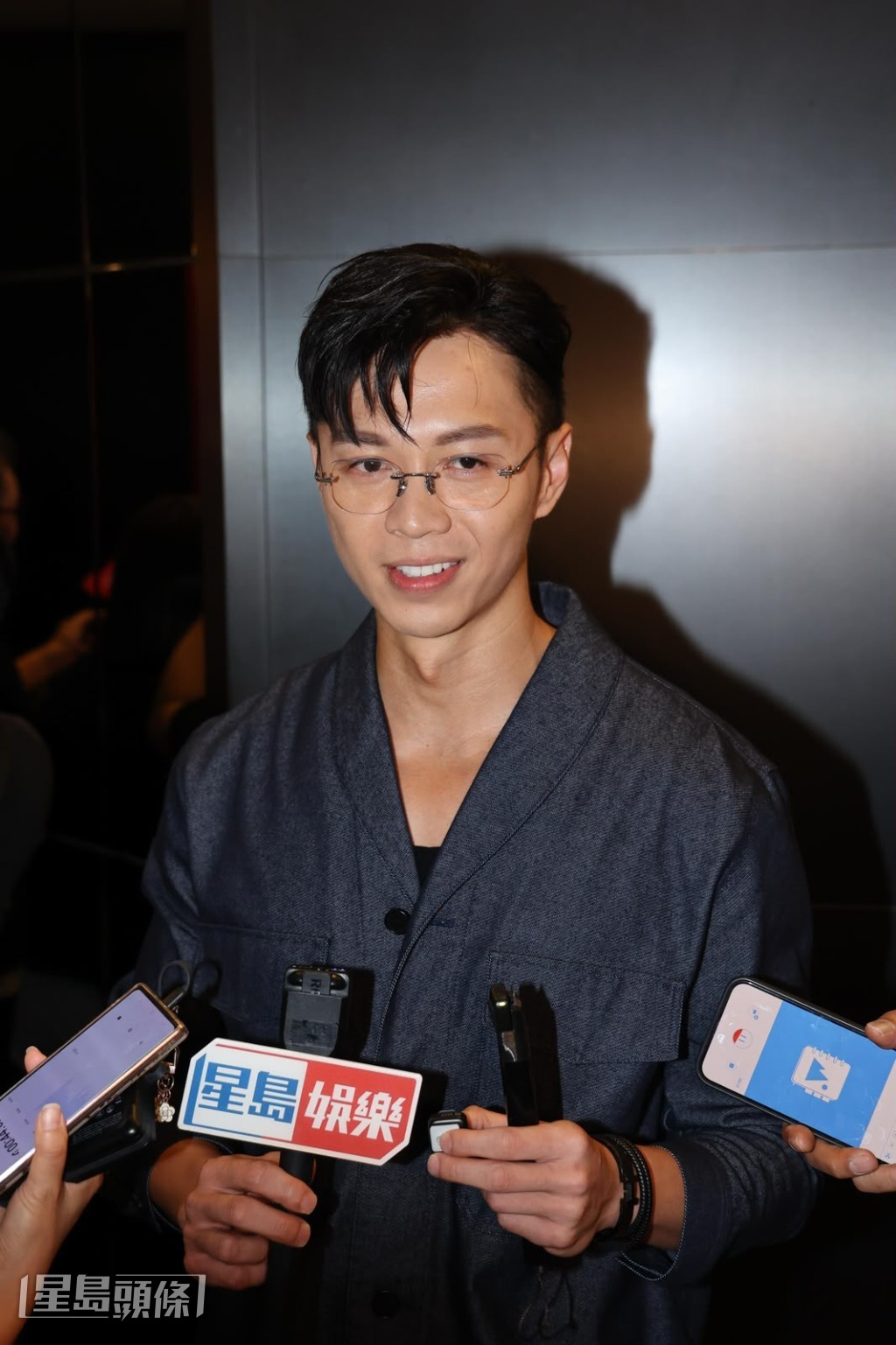 他坦言：「嗰個動作就係一個好自然發生嘅動作啦，純粹可能一個掃！」