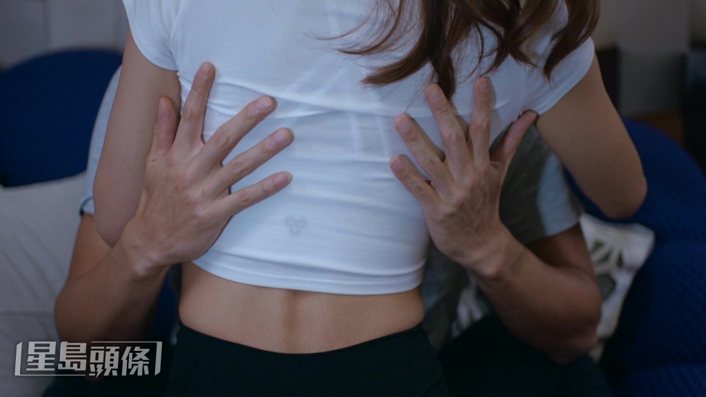 更有網民錯重點指想不到Kelly的腋窩亦能保持如此白滑。