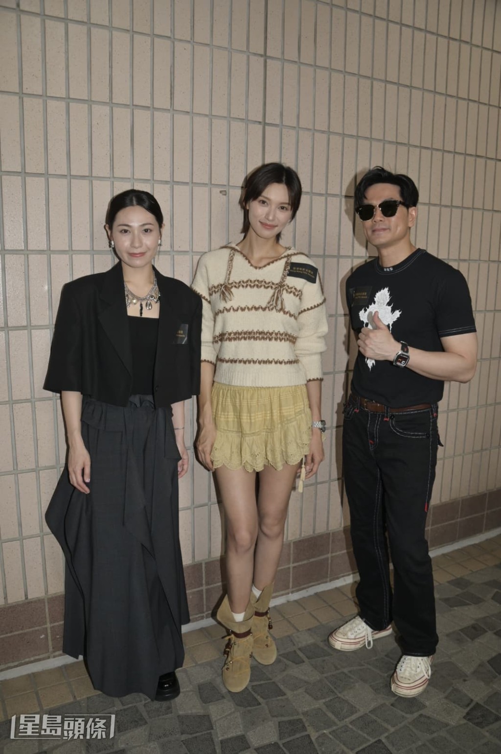 伍允龍表示女友對於戰衣沒有給予意見，服裝是他自己選擇。