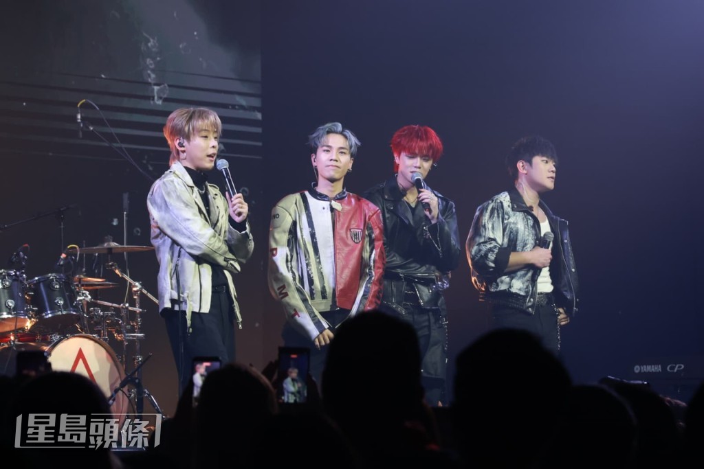 新生代樂隊ROVER昨晚(30日)在新蒲崗舉行入行兩年的首個演唱會《ROVER 2ND ANNIVERSARY LIVE》。 新生代樂隊ROVER昨晚(30日)在新蒲崗舉行入行兩年的首個演唱會《ROVER 2ND ANNIVERSARY LIVE》。