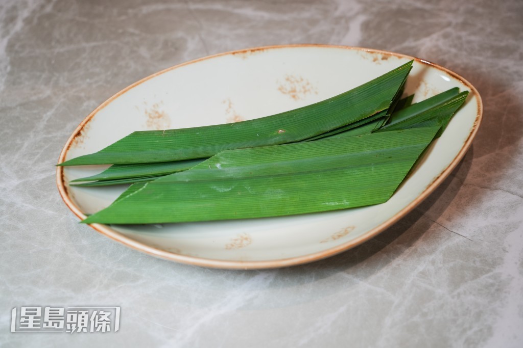 加入斑蘭葉烹調。
