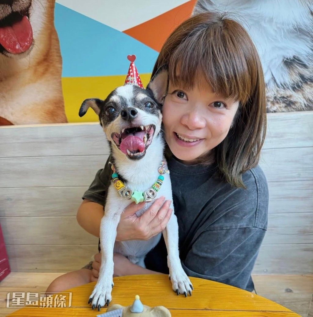 小儀近日宣布離開效力31年的商業電台。 小儀近日宣布離開效力31年的商業電台。