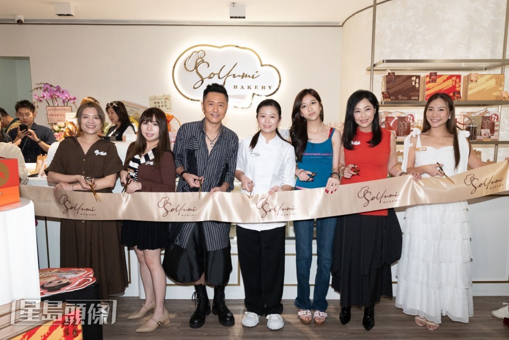 大女將自己一手建立的品牌正式帶入商場。 大女將自己一手建立的品牌正式帶入商場。