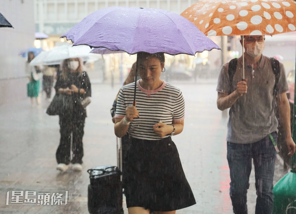 明日天氣大致多雲及有驟雨。資料圖片 明日天氣大致多雲及有驟雨。資料圖片