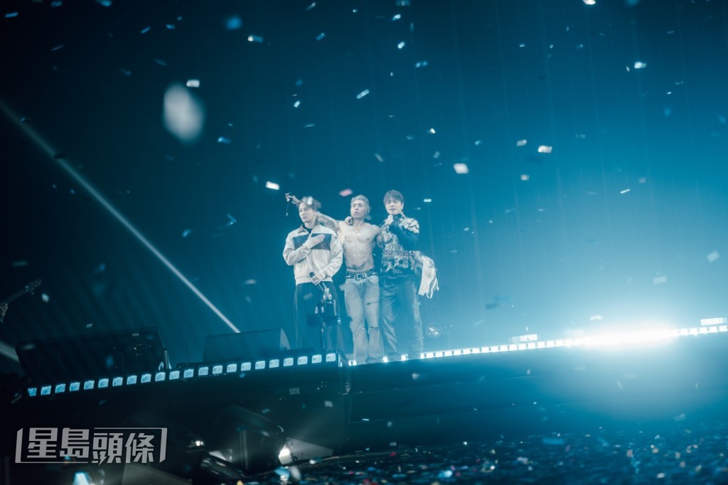 當他送上最後一首歌《In My Dream》時，Jackson與大佬軒再度「Encore出場」。