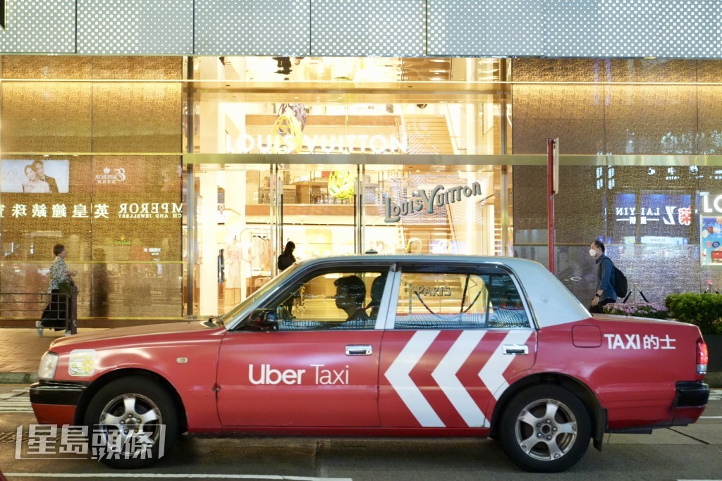 現時私家出租汽車許可證上限為1500個,尚餘約300張未用。資料圖片 現時私家出租汽車許可證上限為1500個,尚餘約300張未用。資料圖片