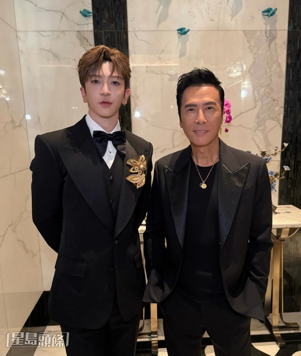 Anson Lo在後台喜見甄子丹,即合照留念。 Anson Lo在後台喜見甄子丹,即合照留念。