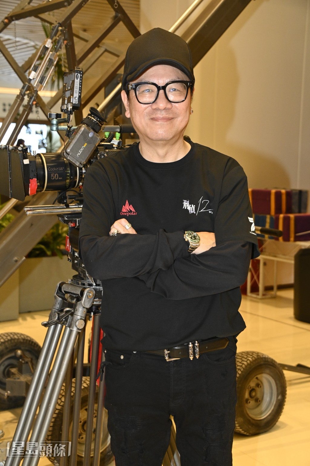 監製鍾澍佳現時拍攝《刑偵12》外還要兼顧《巨塔之后》,他表示很辛苦,但必須在今年內完成。 監製鍾澍佳現時拍攝《刑偵12》外還要兼顧《巨塔之后》,他表示很辛苦,但必須在今年內完成。