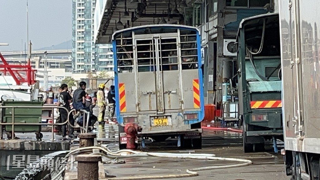 長沙灣魚類批發市場魚類統營處發生火警。蔡楚輝攝