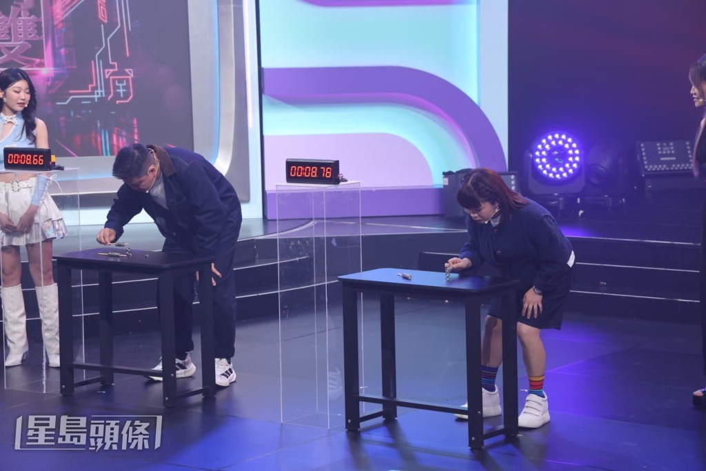對於出街習慣不拖手,她表示另一半冇投訴! 對於出街習慣不拖手,她表示另一半冇投訴!