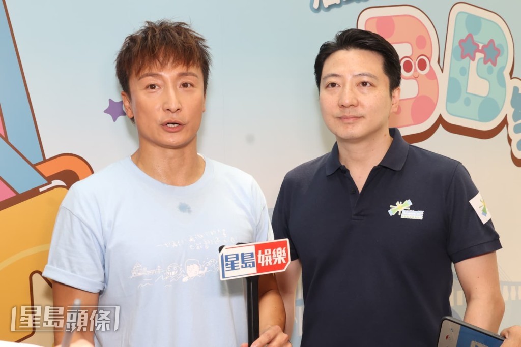 問方圓明可會陪小方一起游?他表示,七年前也有陪哥哥一起游,今年也會。 問方圓明可會陪小方一起游?他表示,七年前也有陪哥哥一起游,今年也會。