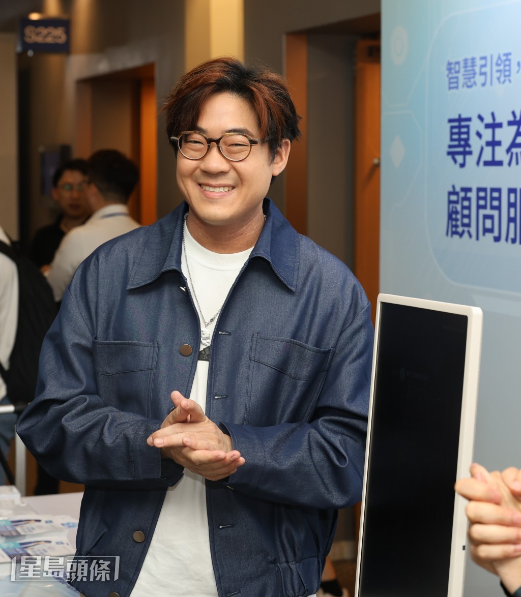 啟豪自認會向AI求教一些有趣問題。