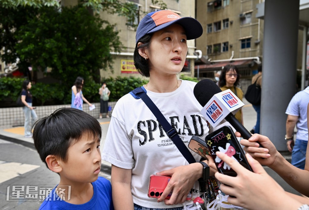 家長陳女士與黃小朋友。劉駿軒攝